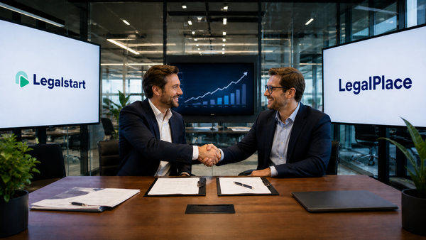 Deux dirigeants se serrent la main dans une salle de réunion moderne, entourés des logos Legalstart et LegalPlace, pour illustrer le rachat de Legalstart par LegalPlace et la consolidation du marché français de la legaltech.