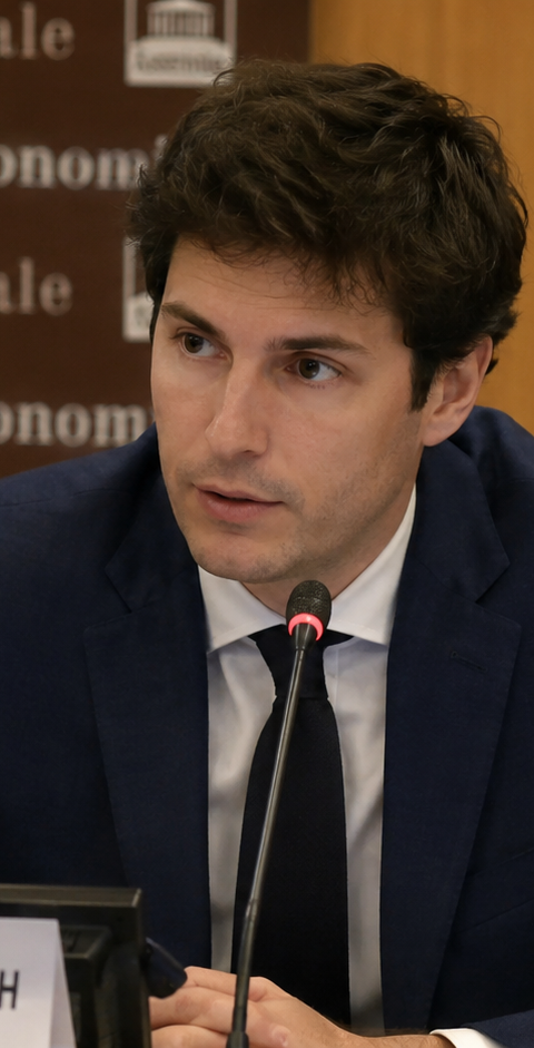 Arthur Mensch, co-fondateur de Mistral AI, s'exprimant sur l'impact de la réglementation européenne sur l'innovation technologique et les startups.