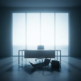 Un entrepreneur souriant, le regard confiant, debout devant un tableau blanc rempli d'idées et de schémas, symbolisant la résilience et le rebond après un serial entrepreneur échec.