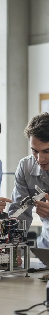 Illustration d'un écosystème universitaire dynamique avec des étudiants et des professionnels collaborant autour d'idées innovantes, symbolisant l'émergence des startup studios universitaires en France.